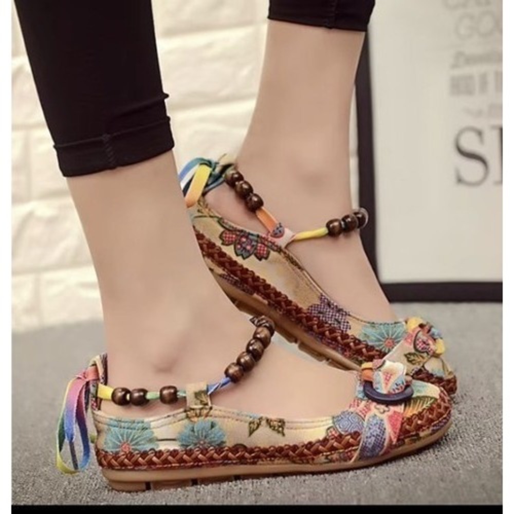 NWOB XIRU Y Embroidered Floral Beaded Boho Ankle Strap Flats Women 40/US8